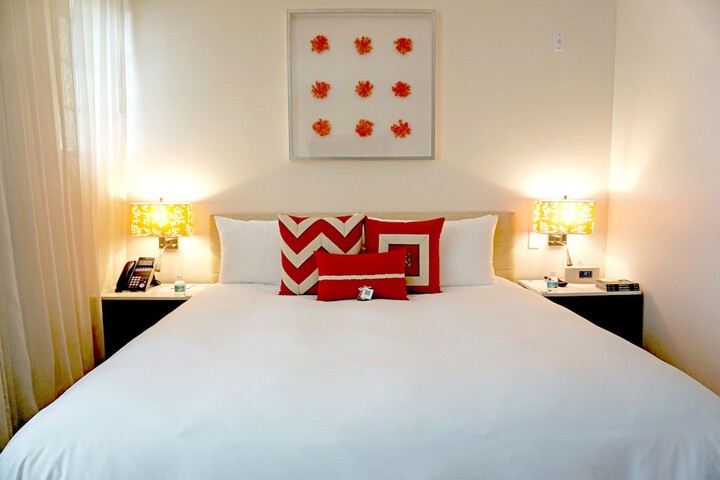 Room 112 of 136