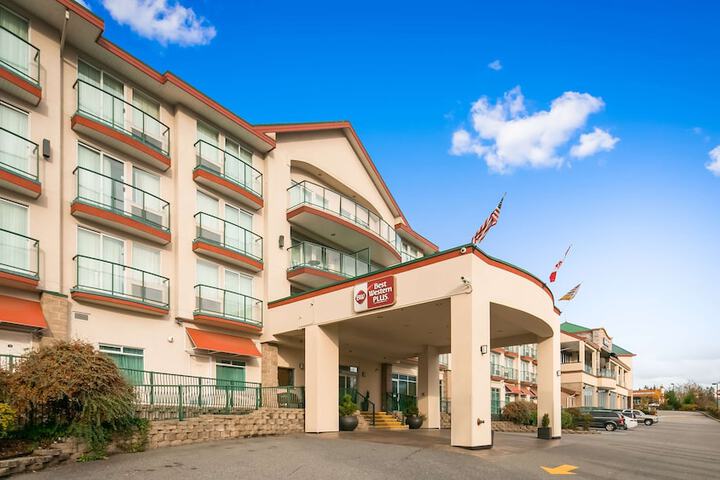 Hotel 2 of 65