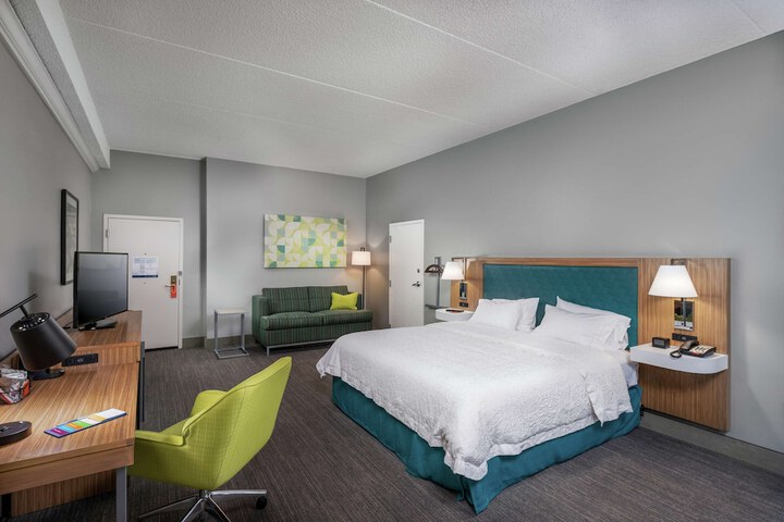 Room 13 of 26