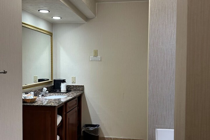 Room 62 of 74