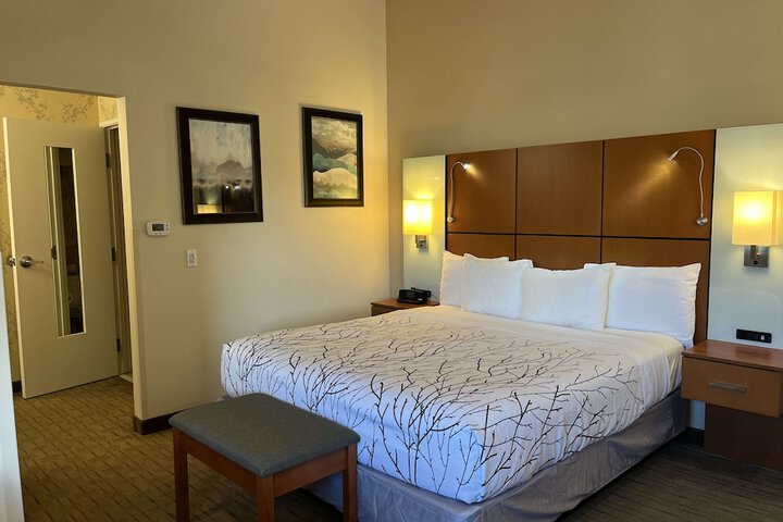 Room 43 of 62