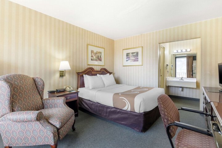Room 18 of 43