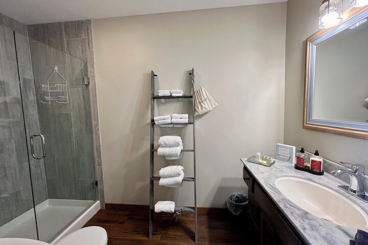 Room 21 of 28