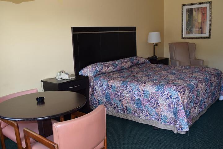 Room 11 of 14