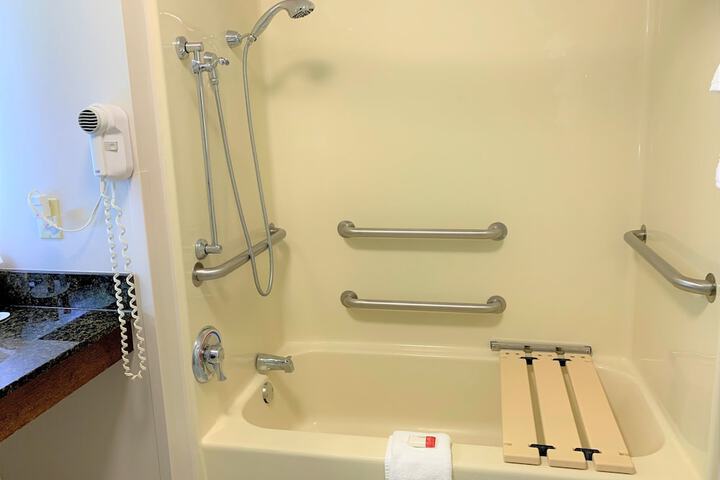 Room 8 of 37