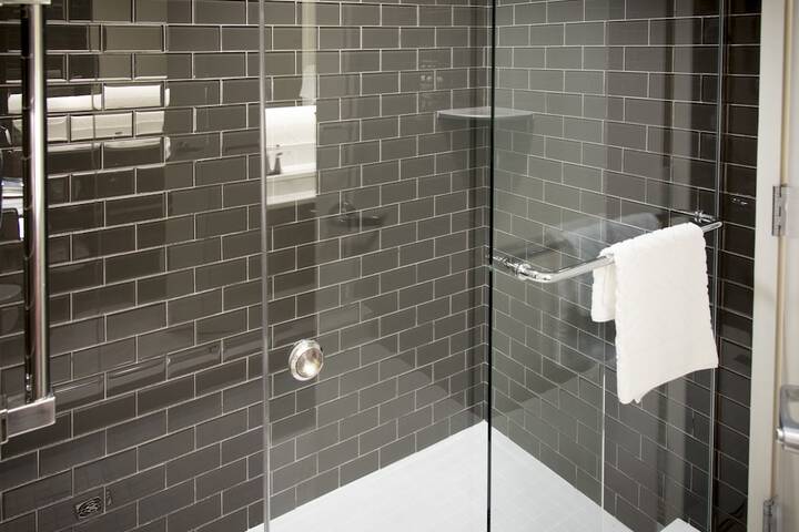 DoubleTree by Hilton Hotel & Suites Houston by the Galleria