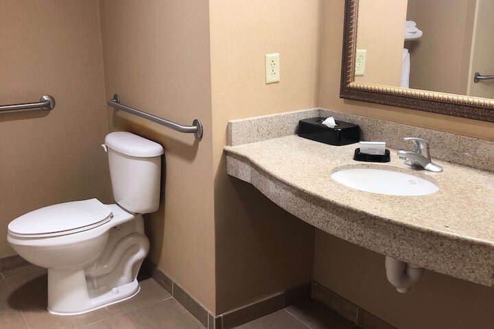 Hampton Inn & Suites Norfolk-Airport