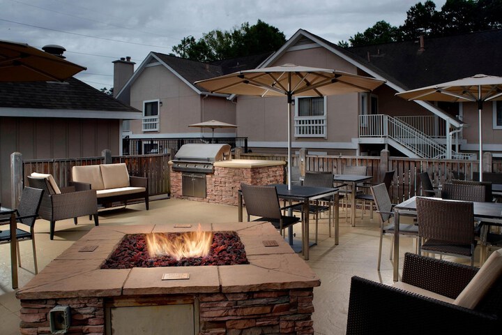 Terrace/Patio 23 of 24