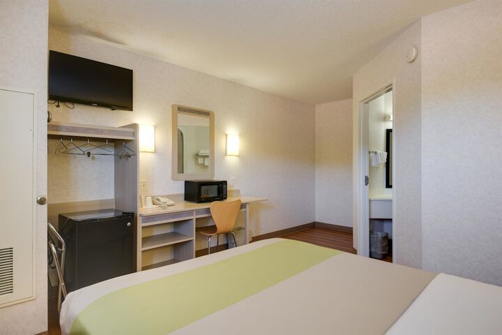 Room 22 of 33
