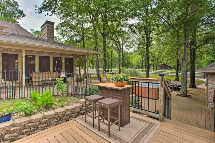 Happy Trails Hideout w / New Bunk House & Hot Tub!