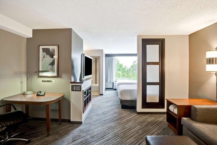 Room 16 of 39