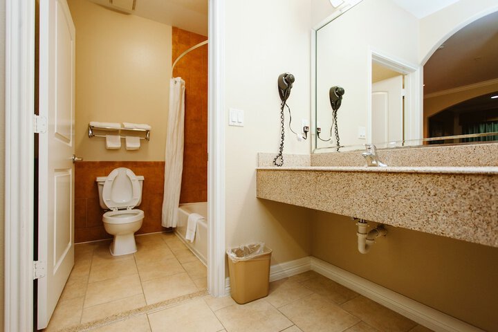 Room 8 of 13