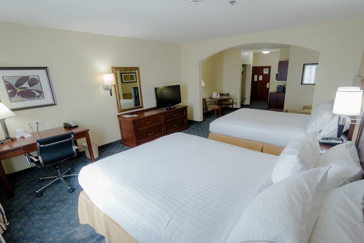Holiday Inn Express & Suites Pampa by IHG