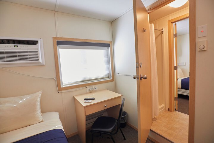Room 10 of 33
