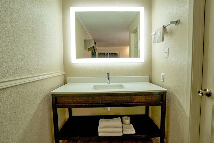 Room 11 of 26
