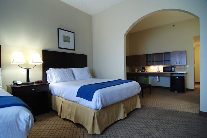Room 32 of 85