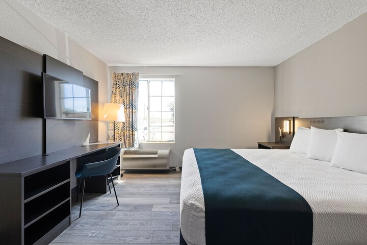 Room 30 of 37
