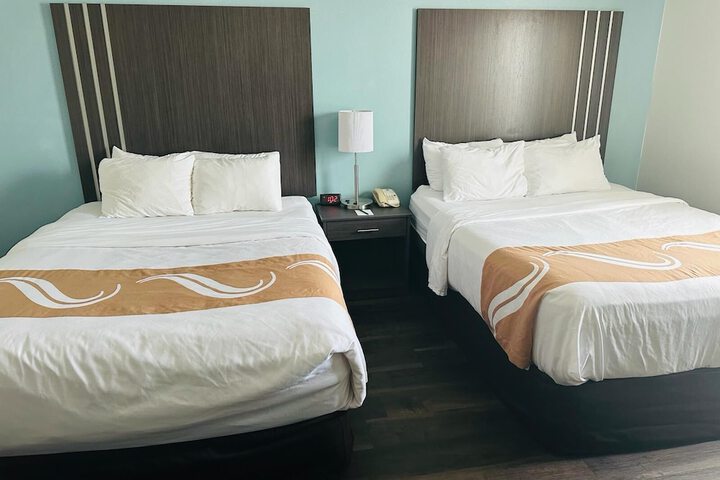 Room 16 of 38