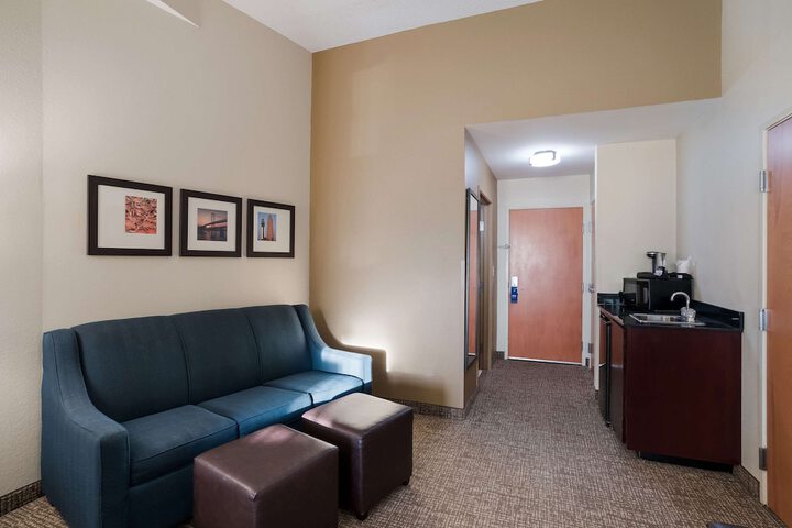 Room 17 of 25