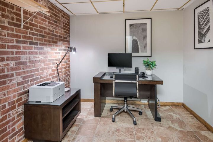 Business Center 42 of 42