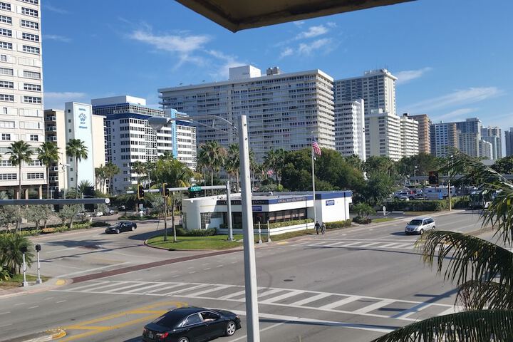 Ocean Mile Hotel