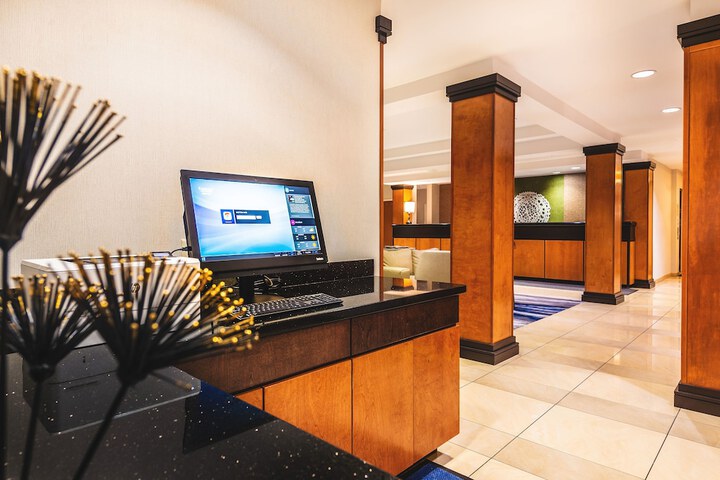 Business Center 41 of 41