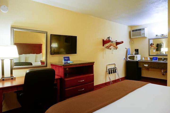 Room 15 of 27