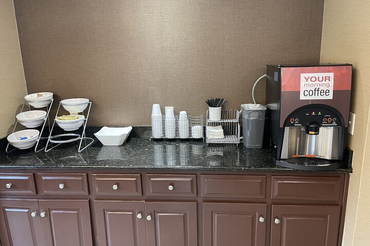 Breakfast/Coffee Service 24 of 25
