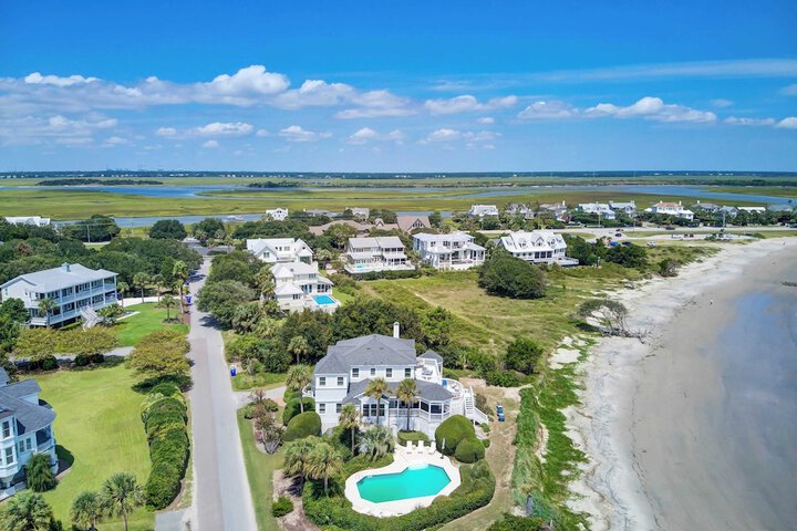 Haven by Avantstay Luxury Beachfront Home w / Pool & Gorgeous Patios