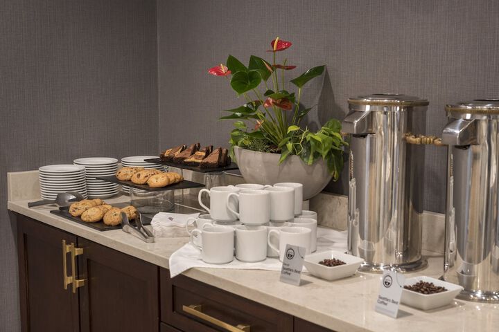 Crowne Plaza Providence-Warwick Airport by IHG