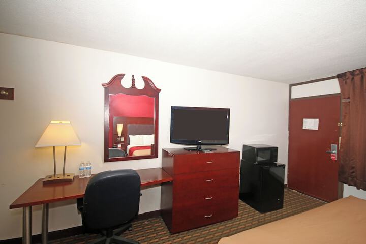 Americas Best Value Inn Pilot Mountain