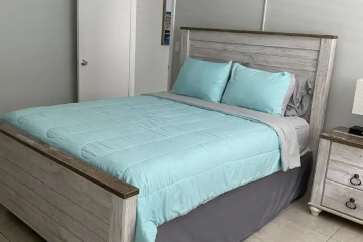 Entire Condo Close To Intercoastal 1 Bedroom Condo by Redawning