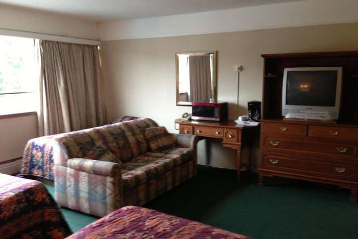 Room 27 of 68