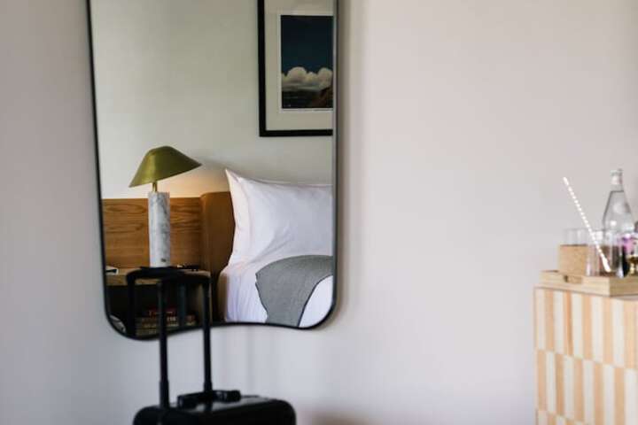 Room 34 of 48