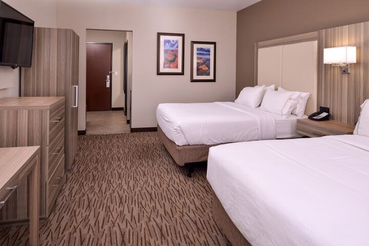 Holiday Inn Express & Suites Williams by IHG