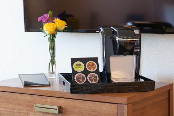 Breakfast/Coffee Service 26 of 33