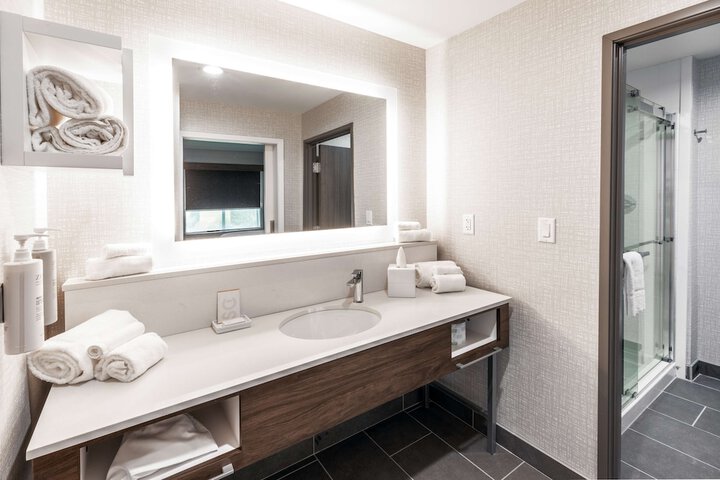 Room 15 of 36