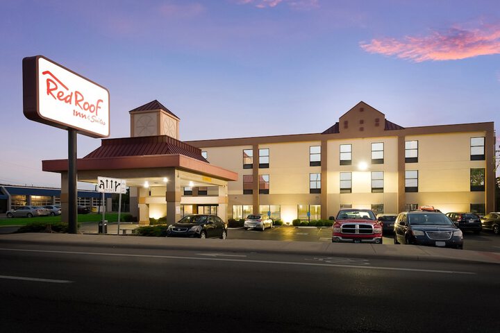 Red Roof Inn & Suites Columbus - West Broad