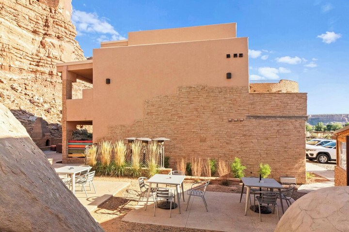 Bluff Dwellings Resort