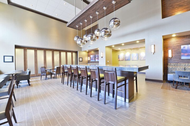 Hampton Inn & Suites Greensboro / Coliseum Area