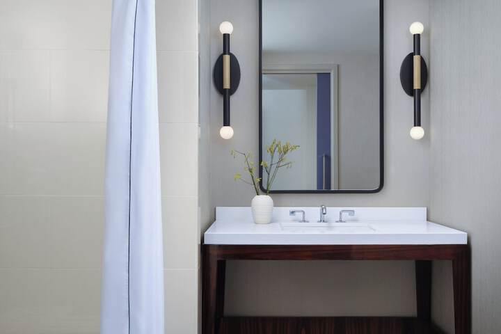 Kimpton Hotel Palomar Phoenix Cityscape by IHG