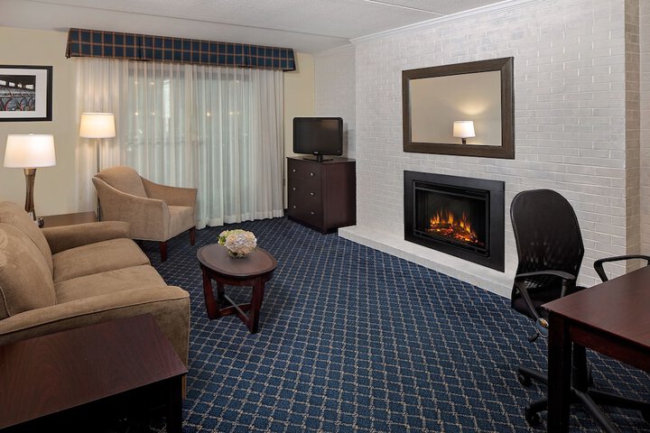Room 13 of 16