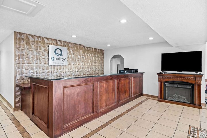 Quality Inn Plainview
