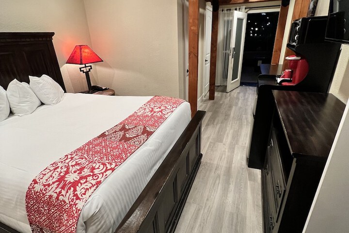 Room 40 of 91