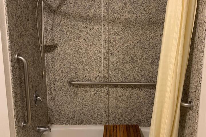 Room 14 of 22