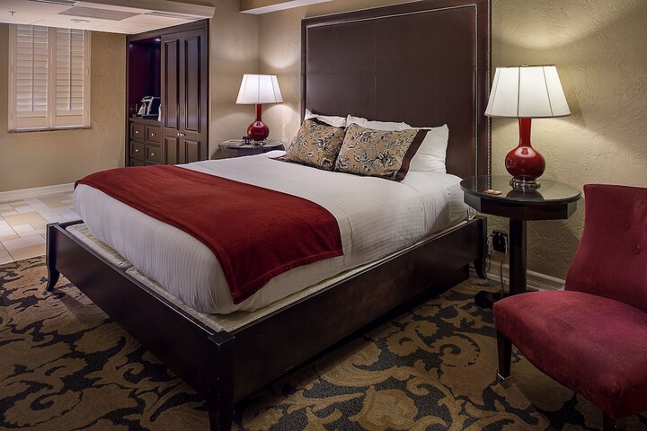 Room 42 of 68