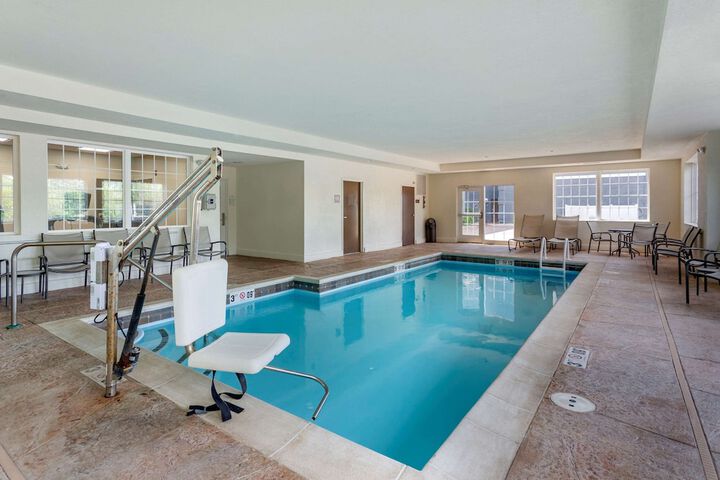 Comfort Suites Clarksville near Governors Square Mall
