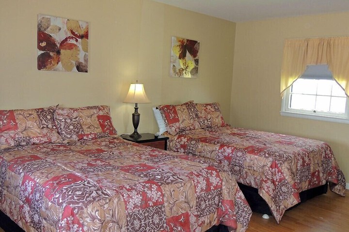 Room 9 of 11