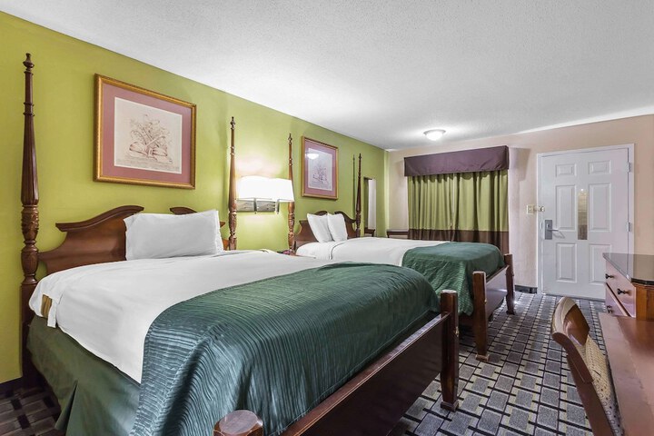 Room 21 of 27