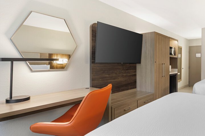 Holiday Inn Express Hyannis Cape Cod by IHG